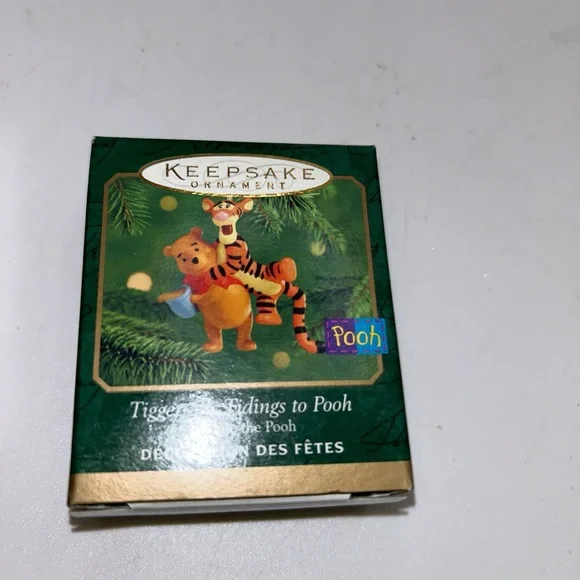 2 Hallmark Pooh Collection Piglet Tigger Miniature 1999-2000 Skating With Pooh - Picture 3 of 7